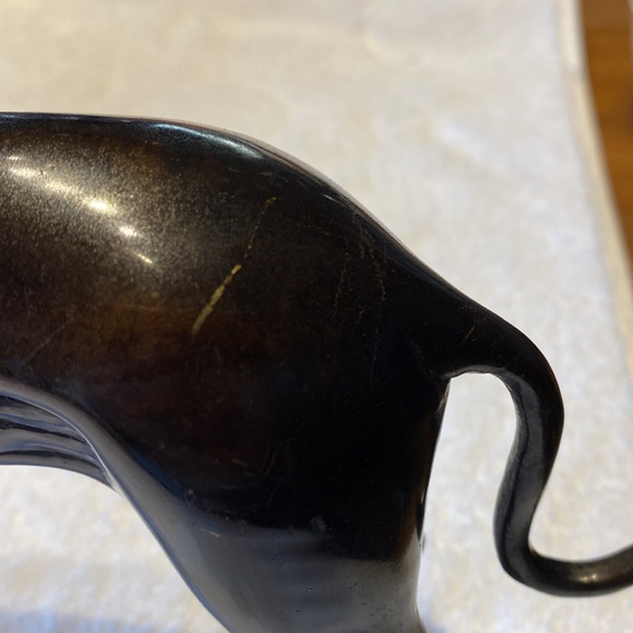 Vintage bronze Italian greyhound/whippet. Some minor scratches.heavy. 2.6 pounds - Picture 7 of 12